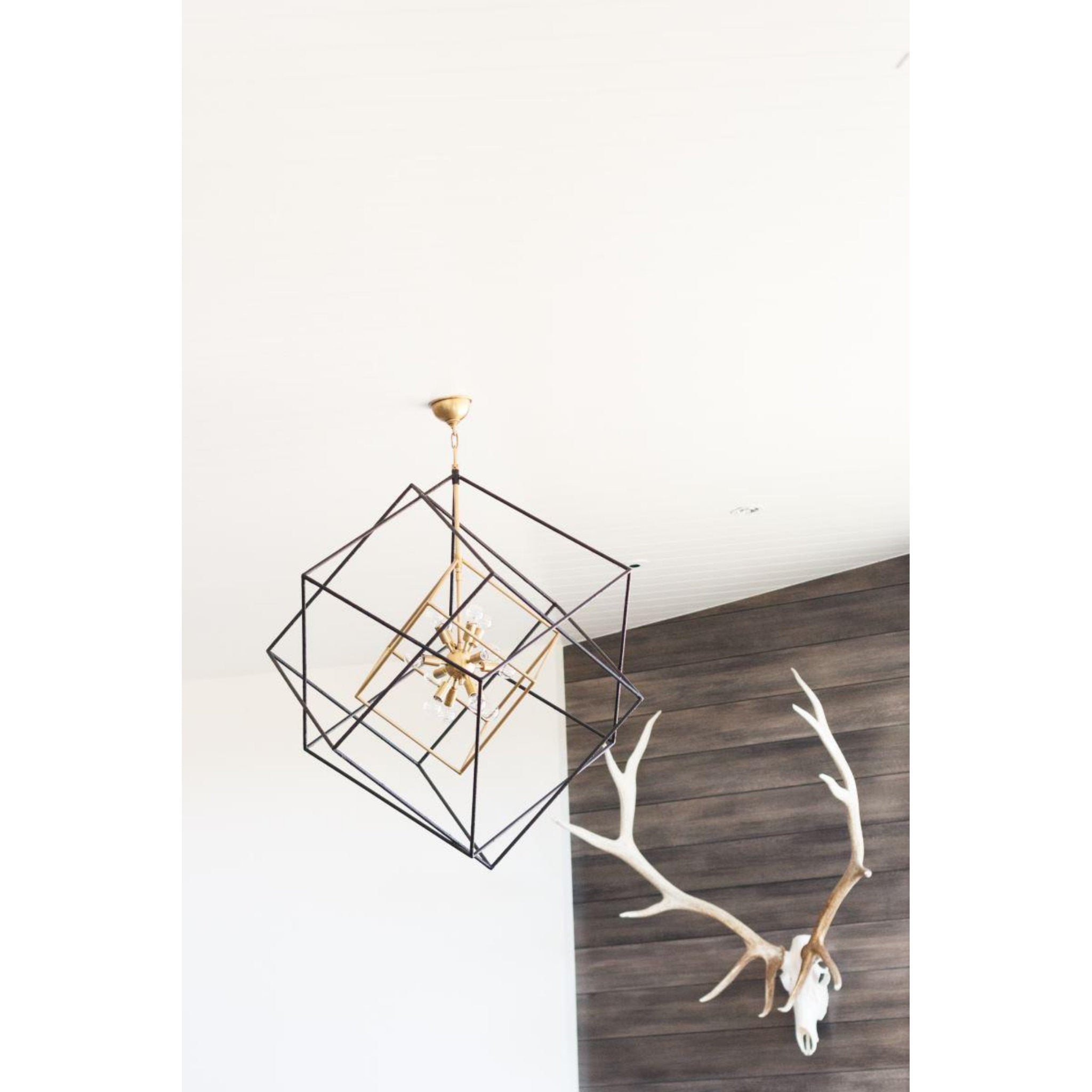 Roundout 12 Light Chandelier in Aged Brass